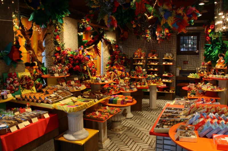 vente-BEAUSOLEIL-min_candy_store_chocolate_shop_chocolate_switzerland-393515